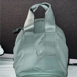The north face never stop mini backpack